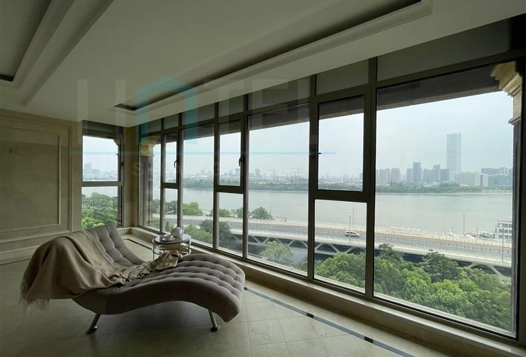 Rm 1001 No 3 Shanghai Bay Phase II(12)