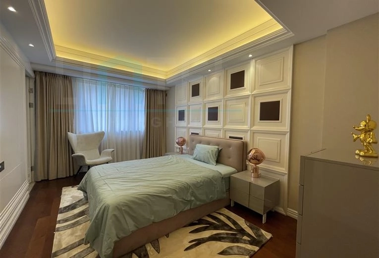 Rm 1001 No 3 Shanghai Bay Phase II(15)