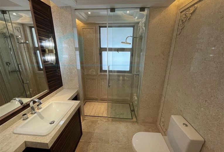 Rm 1001 No 3 Shanghai Bay Phase II(20)
