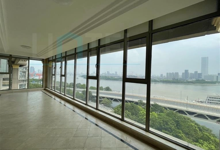 Rm 1001 No 3 Shanghai Bay Phase II(21)
