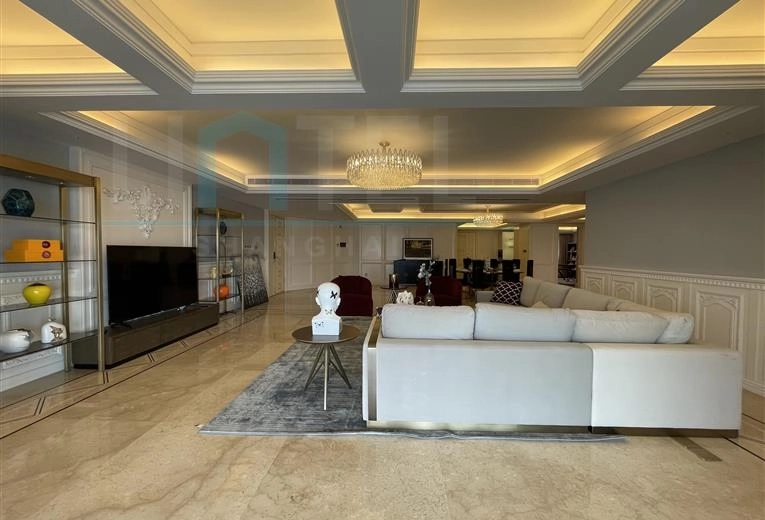 Rm 1001 No 3 Shanghai Bay Phase II(3)