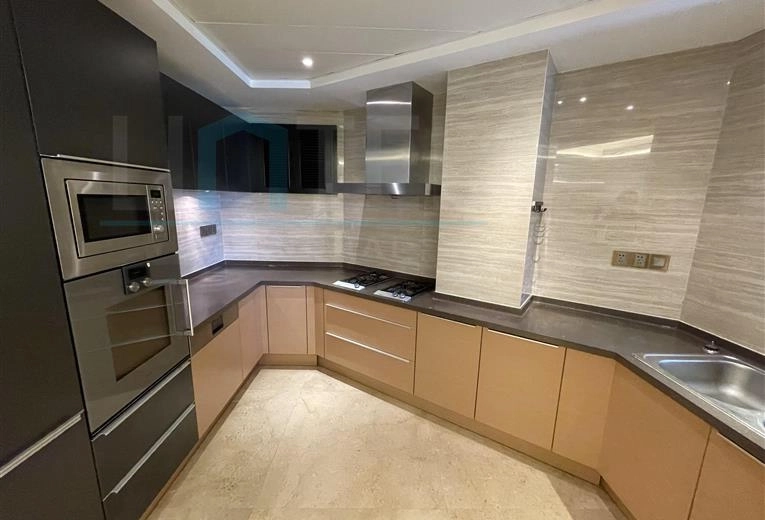 Rm 1001 No 3 Shanghai Bay Phase II(9)