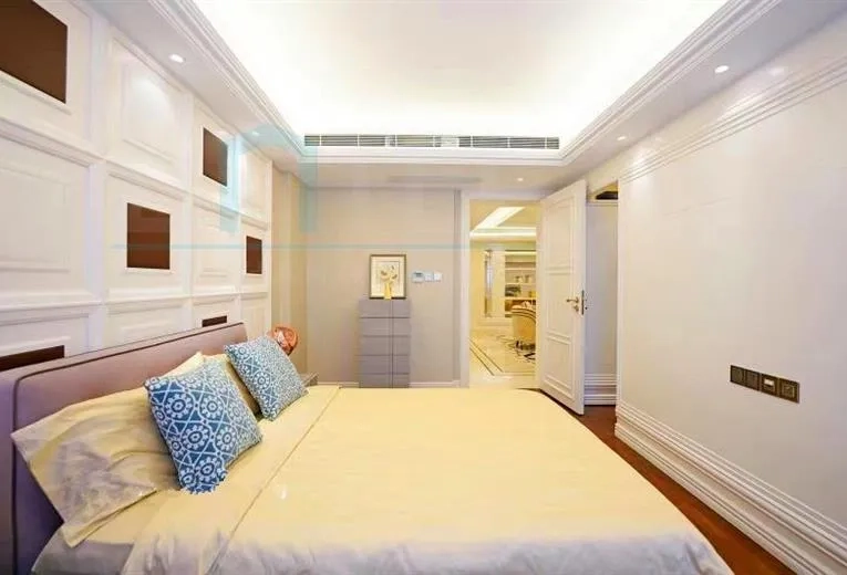 Rm 1001 No 3 Shanghai Bay Phase I(11)