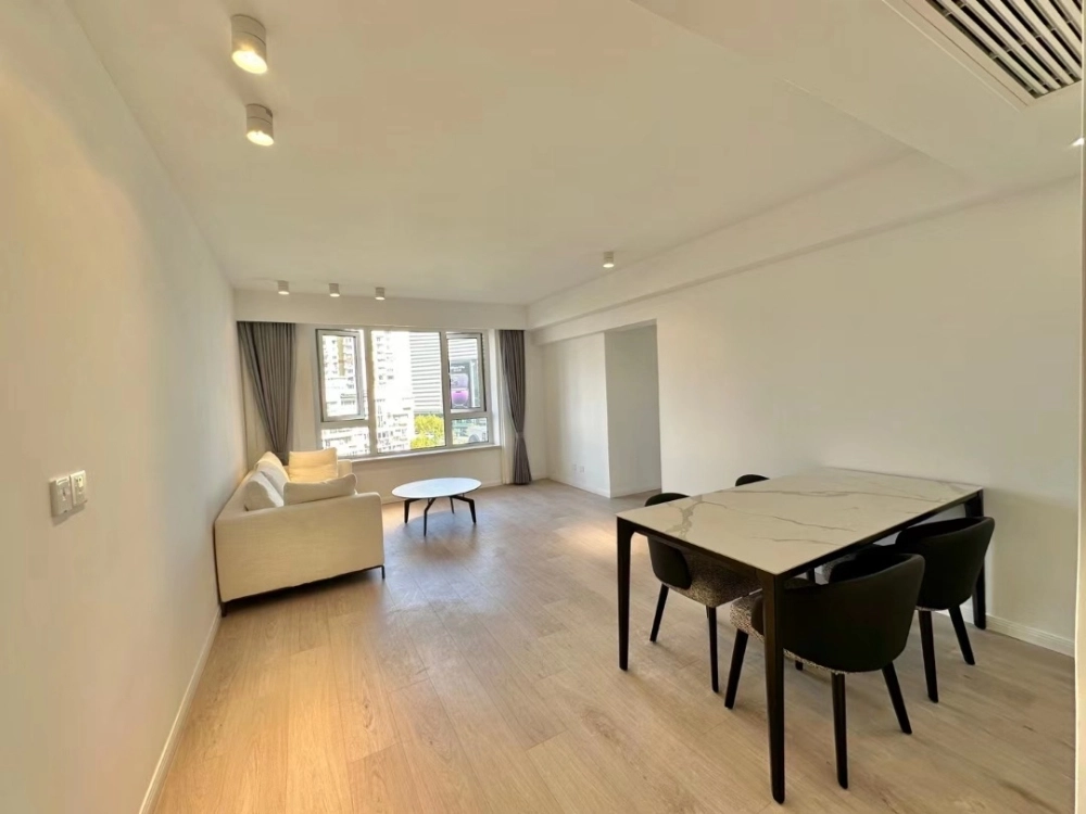 Rm 1001 No 5 Chrysanthemum Park