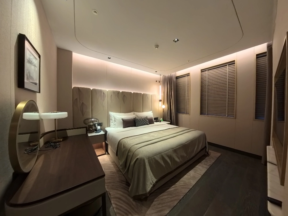 Rm 1002 Haig Court(11)