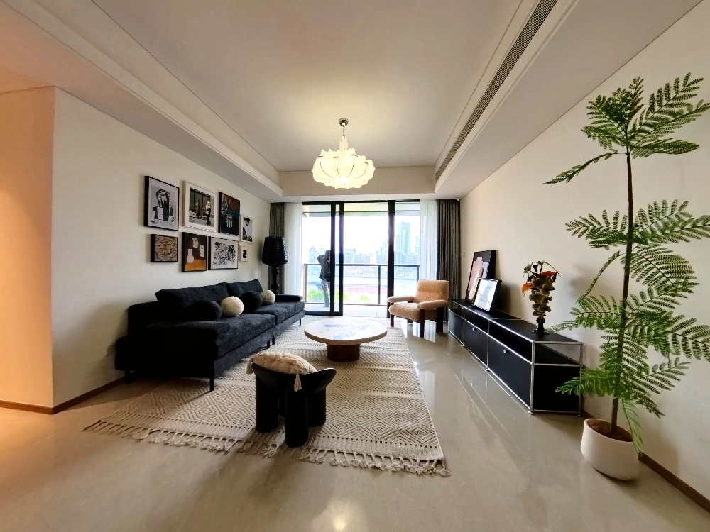 Rm 1003 No 16 Shanghai Arch