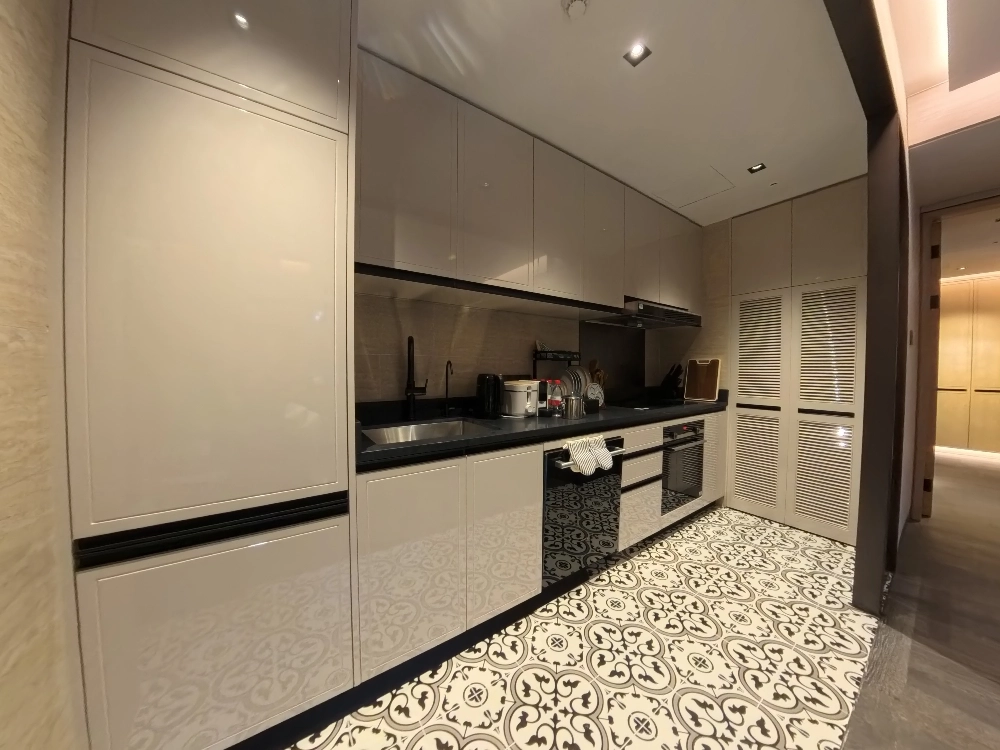 Rm 101 Haig Court(3)
