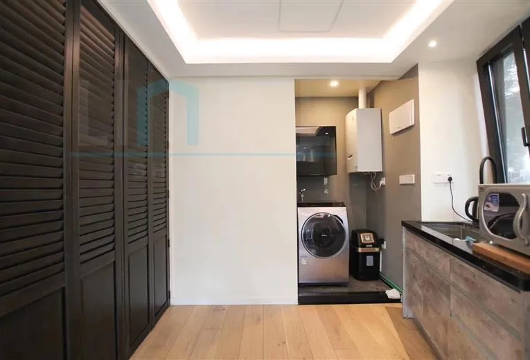 Rm 101 No 1301 Hongqiao  Road(5)