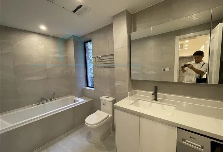 Rm 101 No 1825 Huaihai middle Road(7)