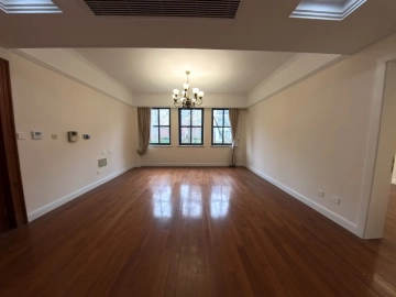Rm 101 No 22 Green Court II