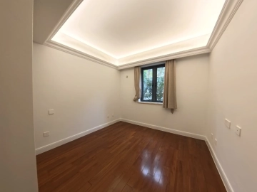 Rm 101 No 22 Green Court II(13)