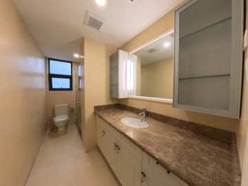 Rm 101 No 22 Green Court II(14)