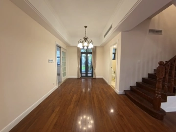 Rm 101 No 22 Green Court II(2)