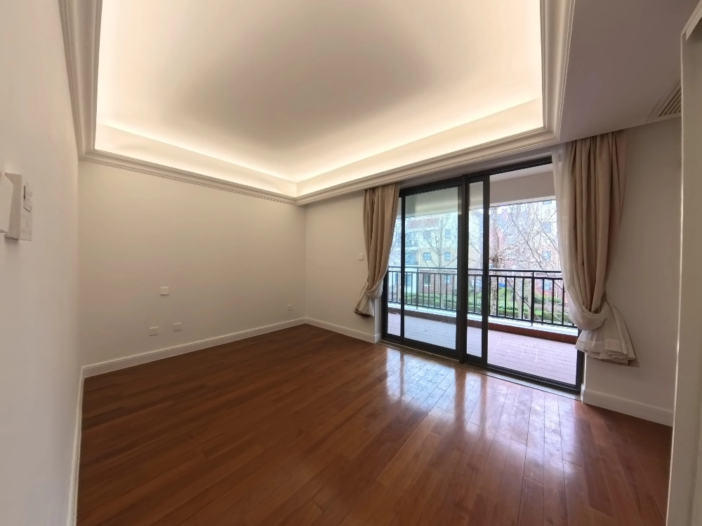 Rm 101 No 22 Green Court II(9)