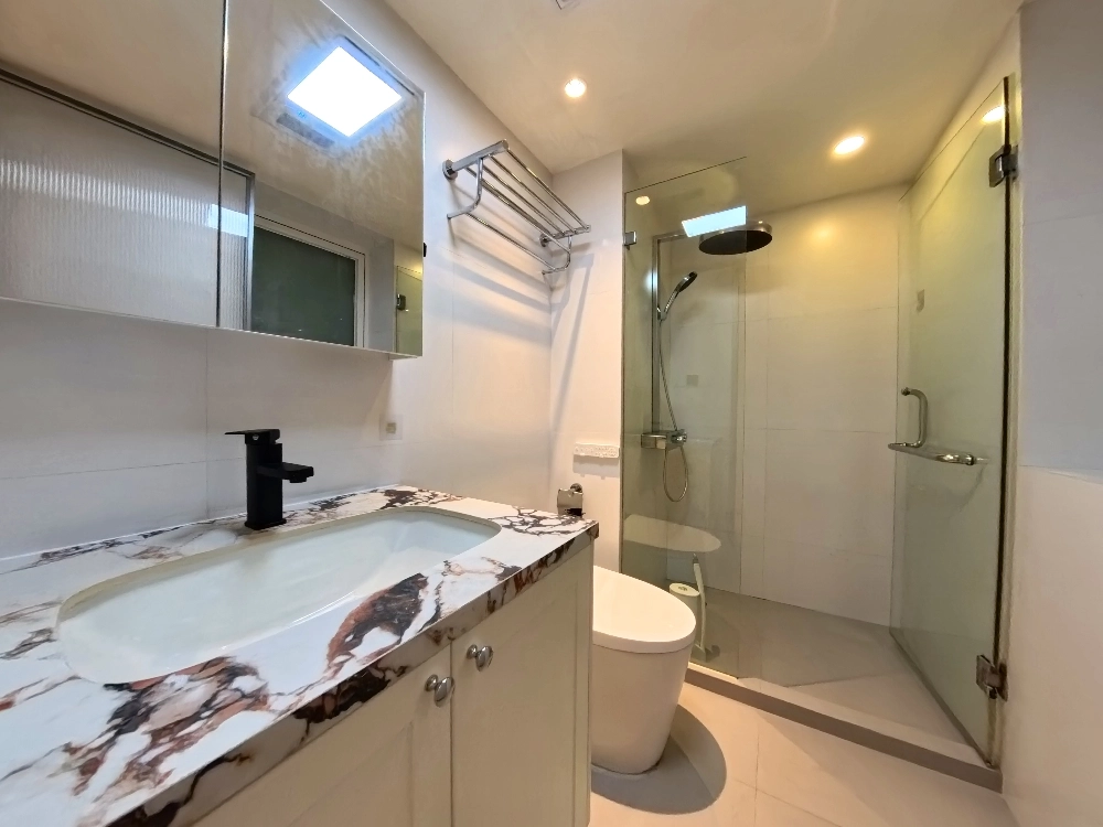 Rm 101 No A The Courtyards(13)