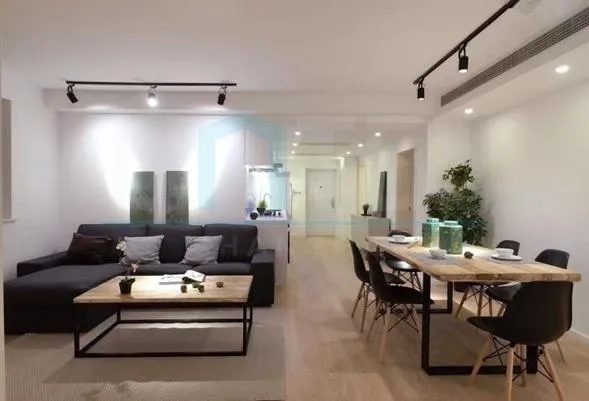 Rm 101 Zhengli Apartment(2)