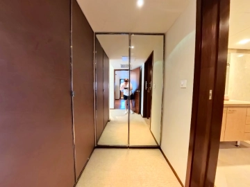 Rm 1010 Wing E Shanghai Center(9)