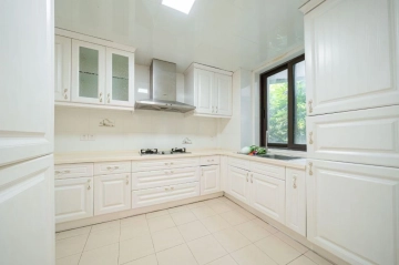 Rm 102 No 15 City Classics IV (Gaudí)(4)