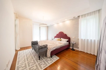 Rm 102 No 15 City Classics IV (Gaudí)(6)