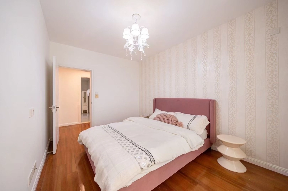 Rm 102 No 15 City Classics IV (Gaudí)(7)