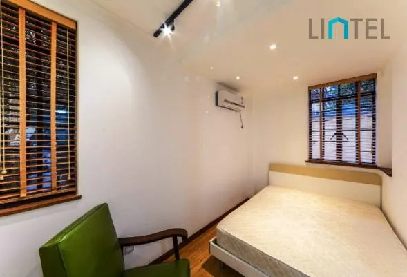 Rm 102 No 3 Lane 335 Hengshan Road(8)
