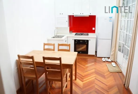 Rm 102 No 3 Lane 421 Yan'an west Road(3)