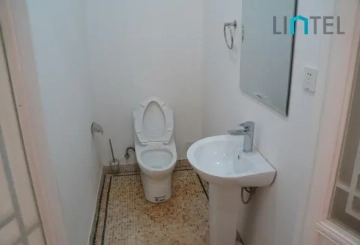Rm 102 No 3 Lane 421 Yan'an west Road(9)