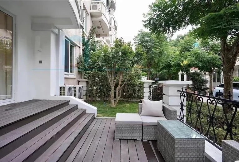 Rm 102 No 30 South Lawn Garden(2)