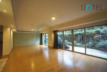Rm 102 No 5 No 1 Xinhua Road