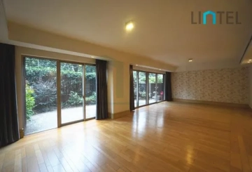Rm 102 No 5 No 1 Xinhua Road(2)