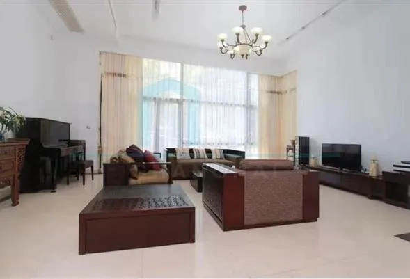 Rm 102 No 6 Diamond Villa