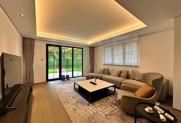 Rm 102 No 9G Shanghai Racquet Club