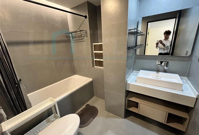 Rm 103 No 10 Shanghai Bay Phase I(9)