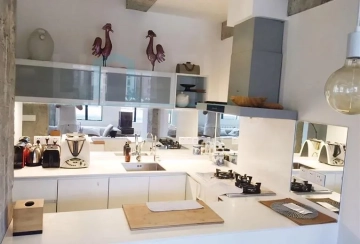 Rm 11 No 222 North Suzhou Road(4)