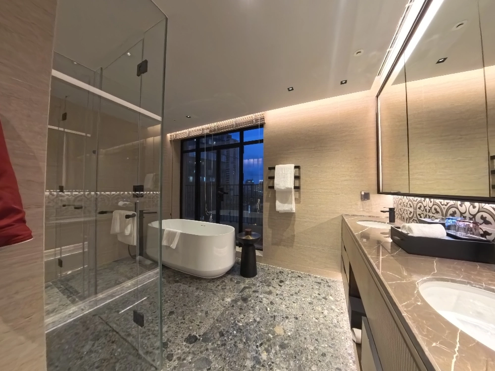 Rm 1101 Haig Court(14)