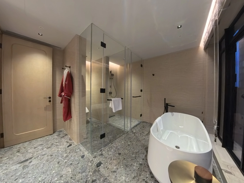 Rm 1101 Haig Court(15)