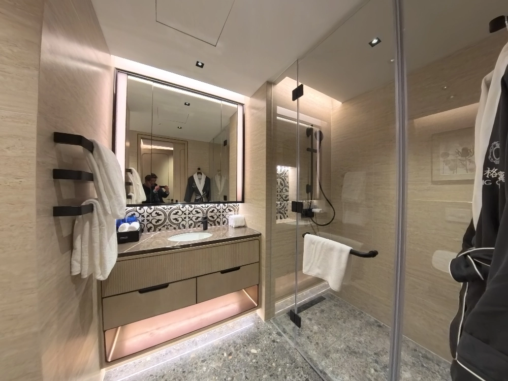 Rm 1101 Haig Court(22)