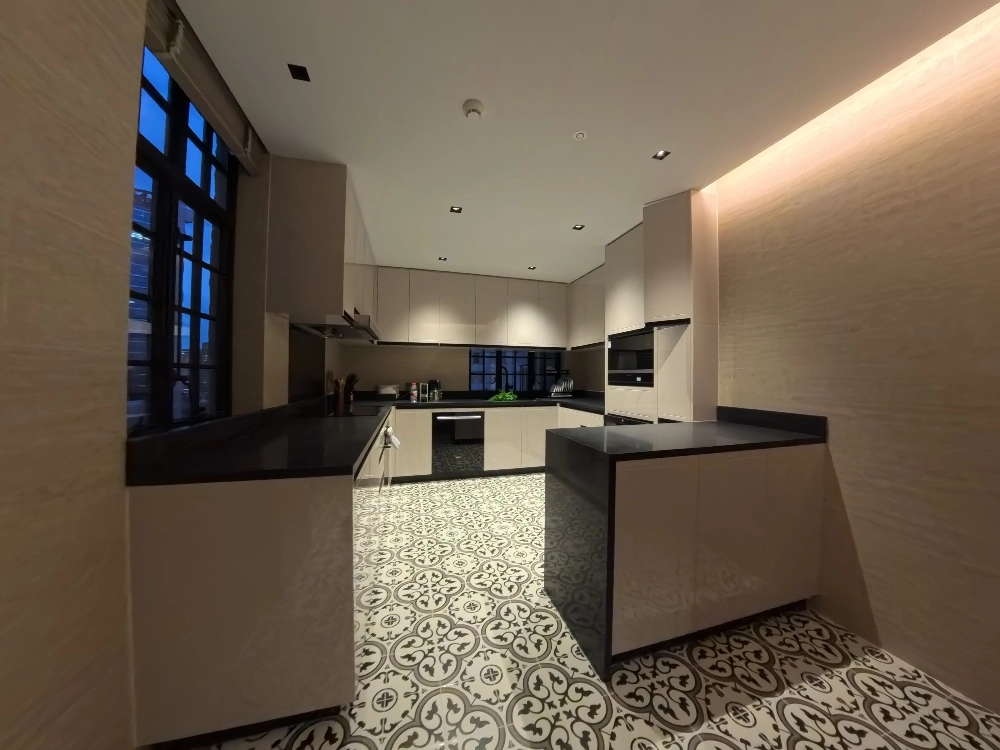 Rm 1101 Haig Court(9)