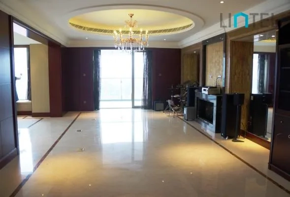 Rm 1101 No 1 The Bund House