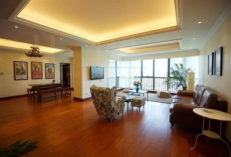 Rm 1102 No 16 Meihua Garden