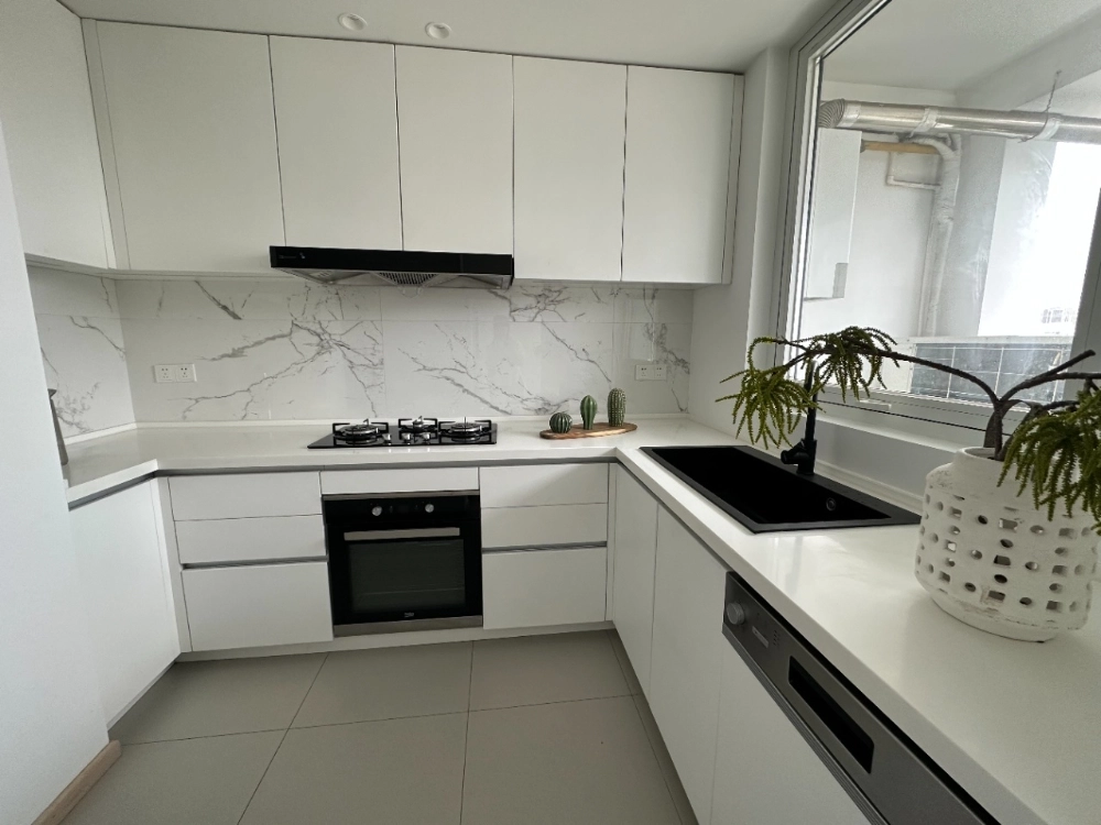 Rm 1102 No D36 Top of City(4)