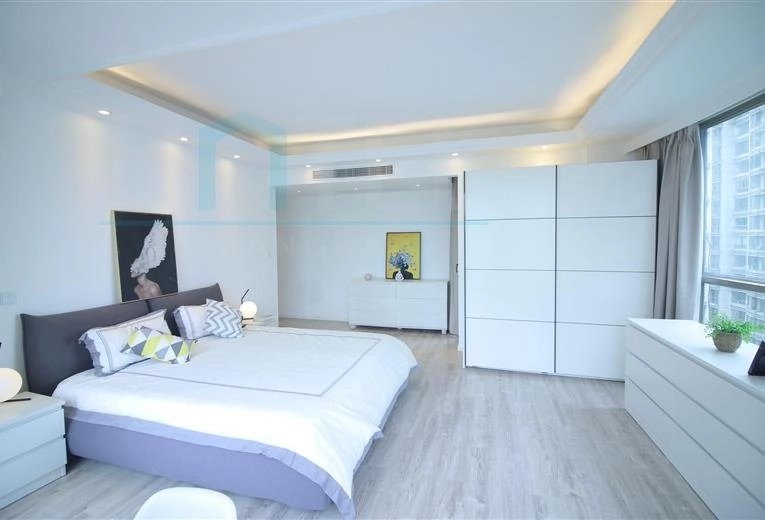 Rm 1102 No W22 Top of City(5)