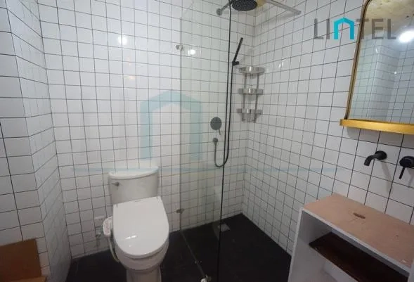 Rm 11A No 2 Palace Court(9)