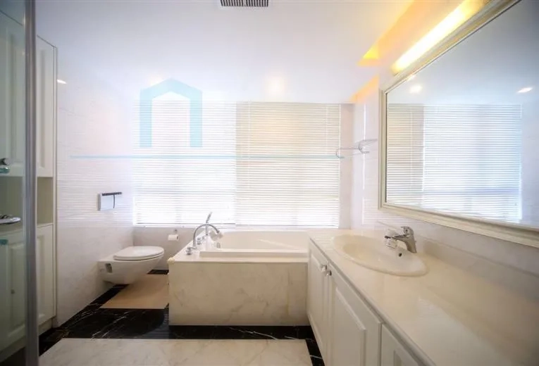 Rm 11A The House(16)