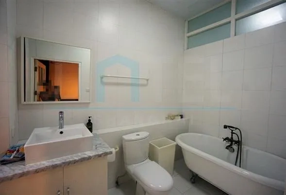 Rm 12 No 12 Lane 990 Huaihai middle  Road(10)