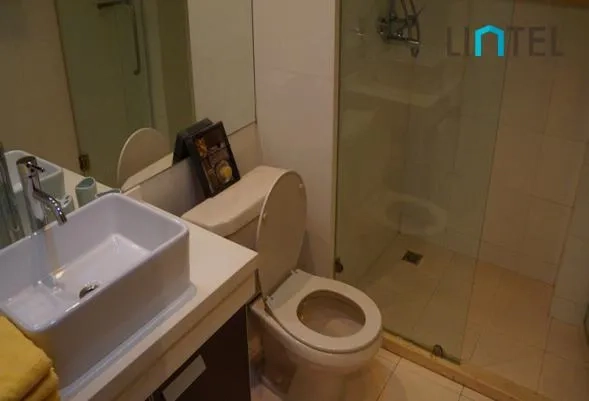 Rm 1202 No 20 Yanlord Garden I & II(8)