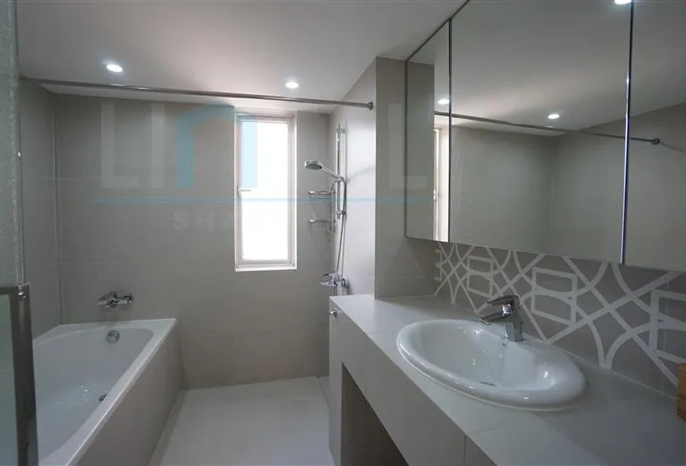 Rm 12C Royal Mansion(7)