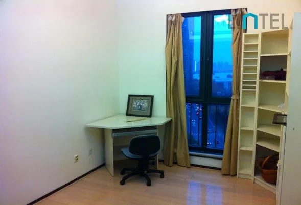 Rm 1303 No 33 Yanlord Garden I & II(8)