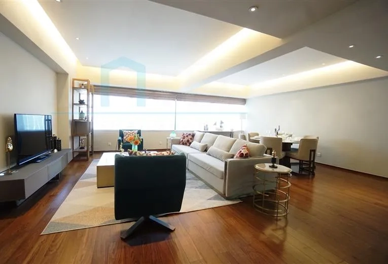 Rm 1311 Wing W Shanghai Center(2)