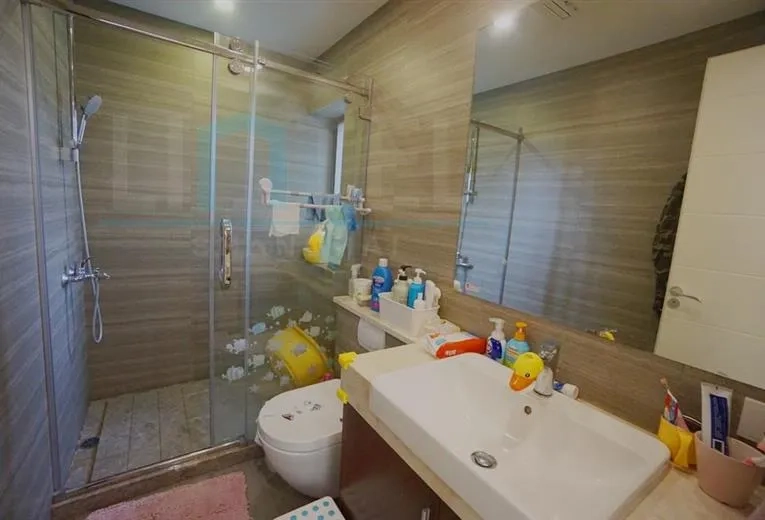 Rm 13E No 3 Ambassy Court(14)